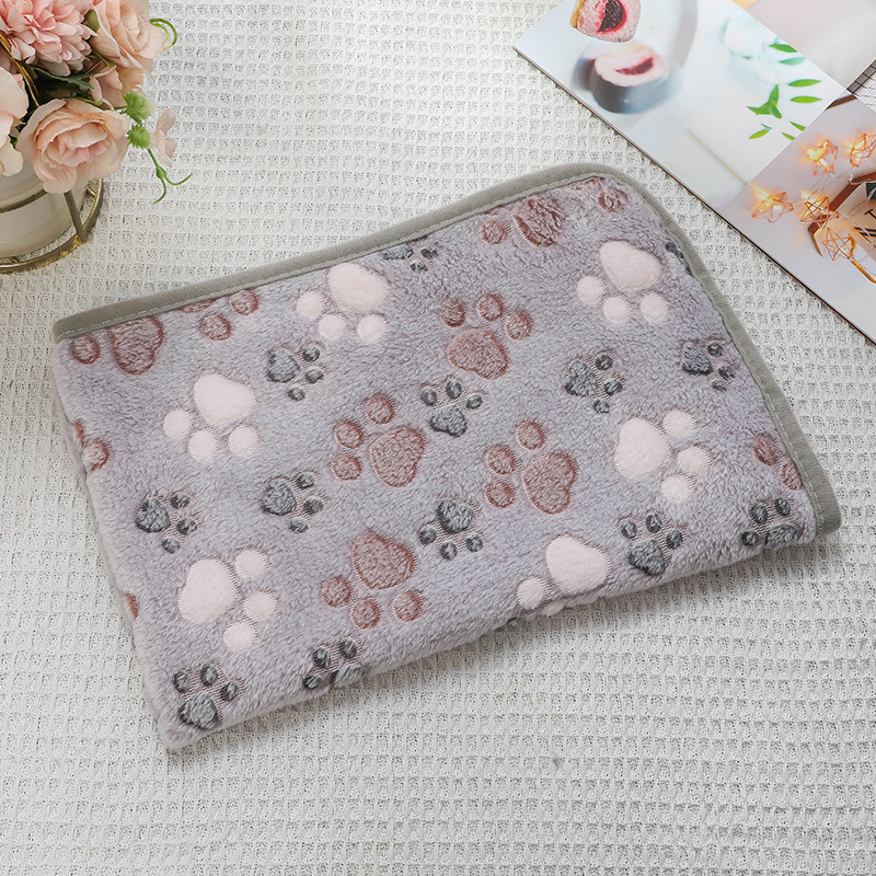 in Stock Wholesale Cross-Border Pet Blanket Four Seasons Universal Cat Dog Blanket Thickened Flannel Paw Print Blanket Pet Supplies