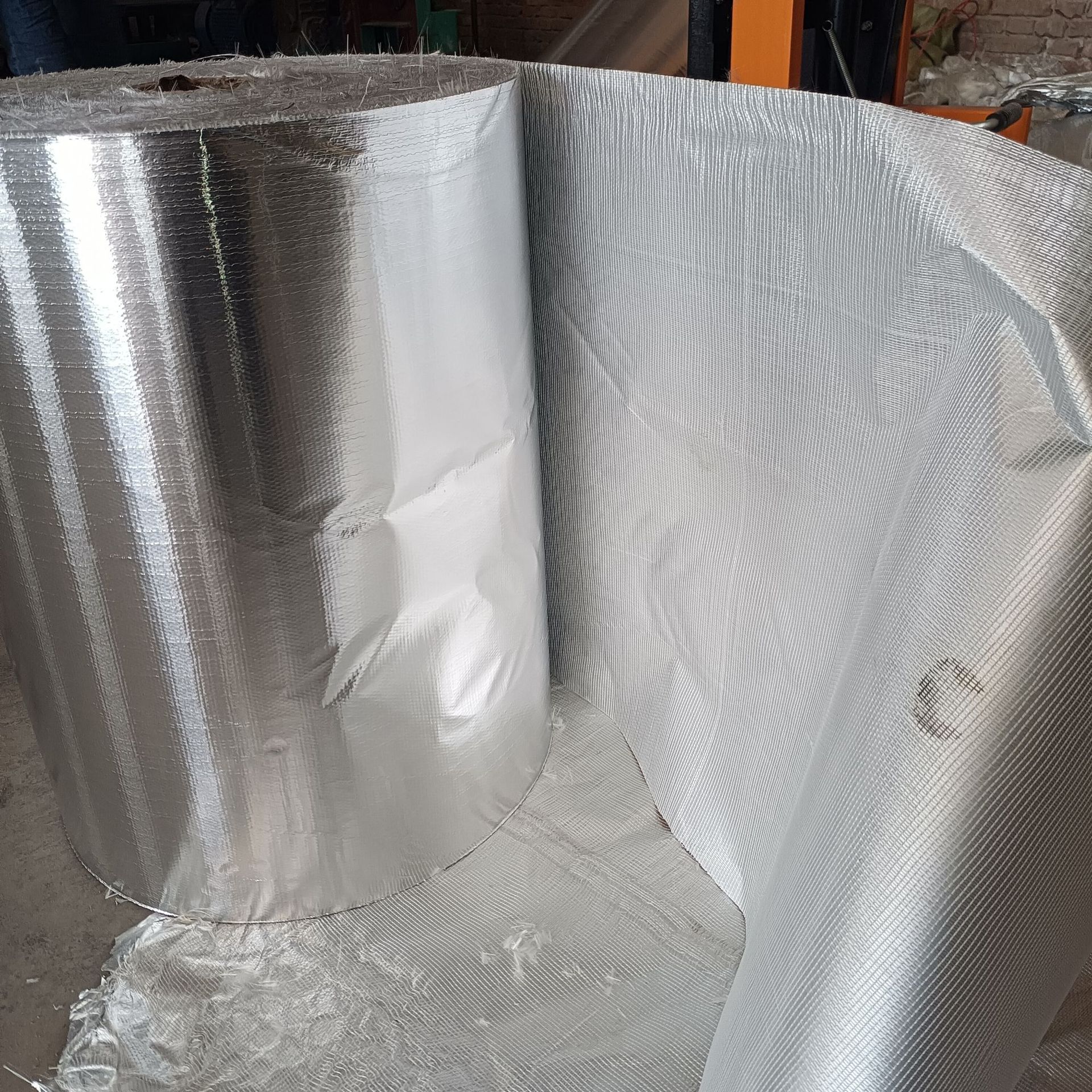 批发铝箔布阻燃不阻然玻纤布铝箔 铝箔涂胶自粘铝箔布带背胶自粘