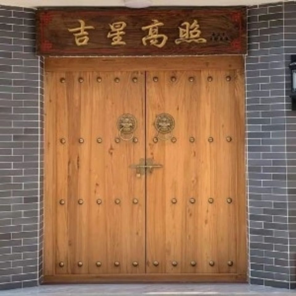 双开木大门图片