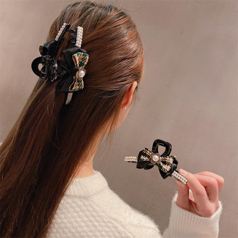 2022年春款布艺拼色珍珠大号后脑勺盘发鲨鱼夹发饰头发夹子女饰品