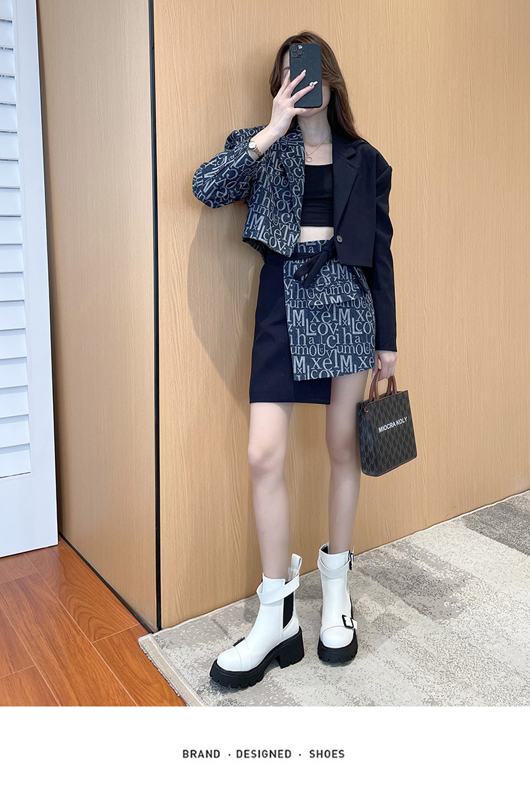 厚底白色马丁靴皮带扣粗跟短靴女2021新款ins潮撞色烟筒靴机车靴