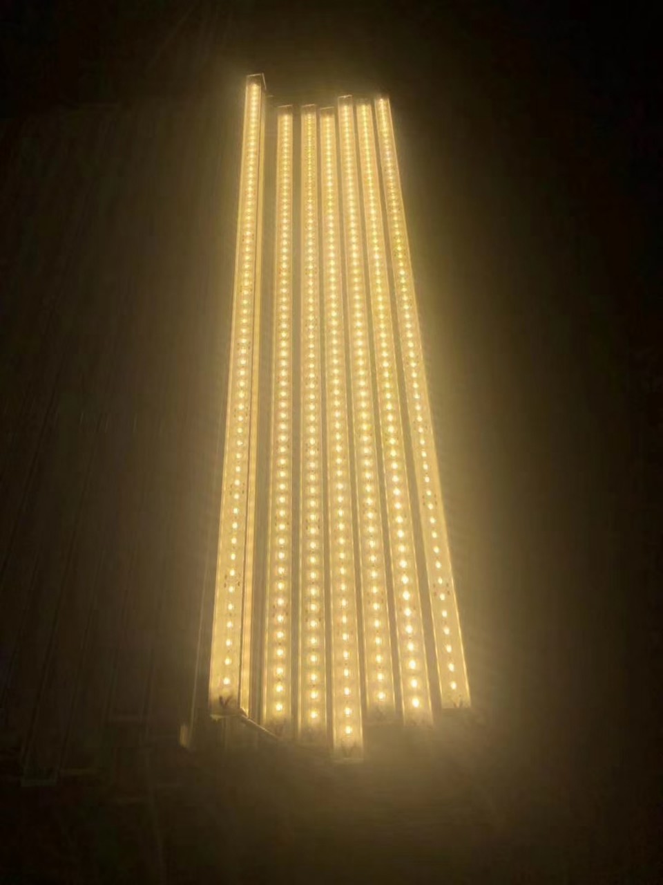 黄光护栏管白光护栏管绿光护栏管暖白光护栏管轮廓灯厂家批发