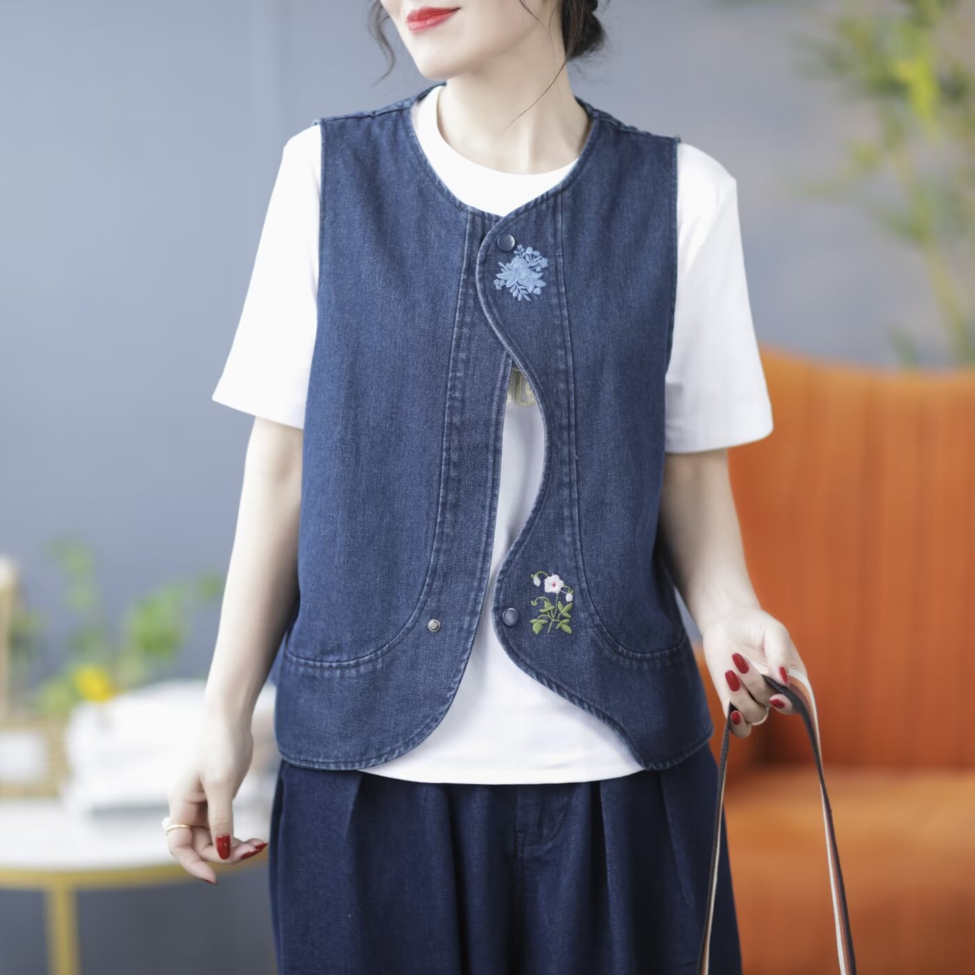 不规则牛仔马甲女2024夏季新款文艺复古刺绣开衫上衣外搭坎肩马夹