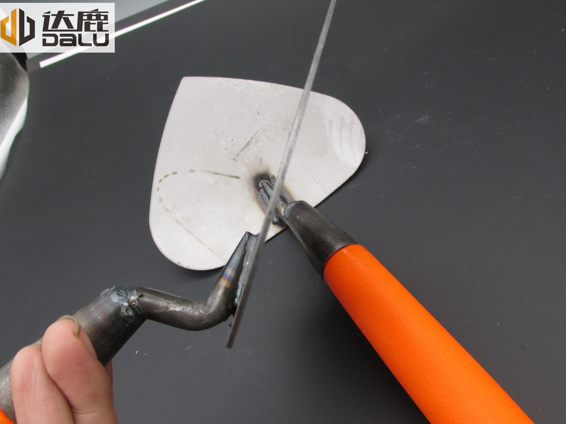 货源批发新疆大铲加厚钢大铲塑料柄砌铲甩子瓦工工具五金工具