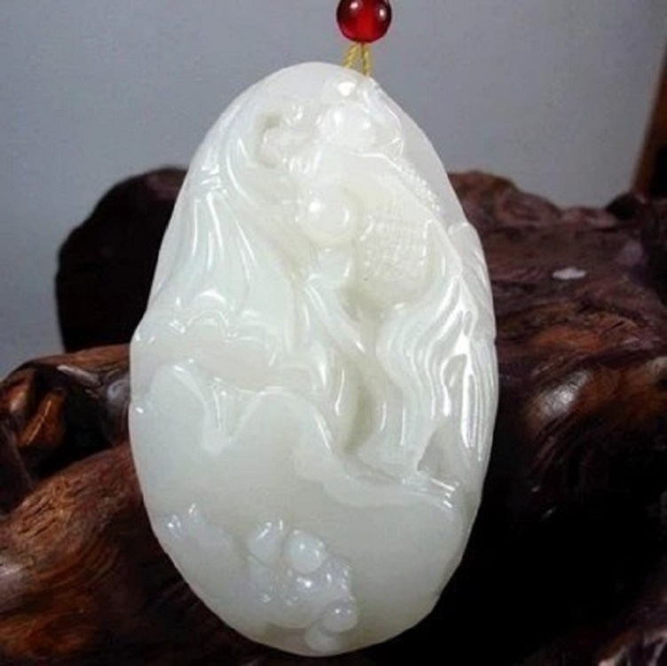 新疆和田玉外蒙料鱼把件 籽料鱼手把件连年有余挂件手玩件批发