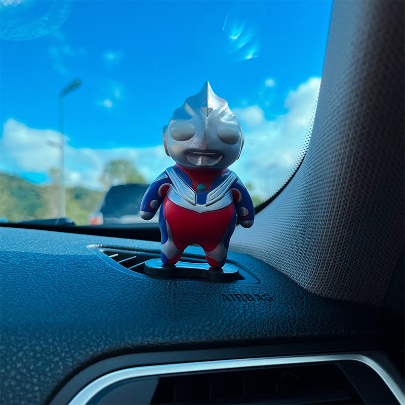 (一件代发)汽车摆件肥胖迪迦奥特曼手办呆萌可爱车载公仔车内饰品