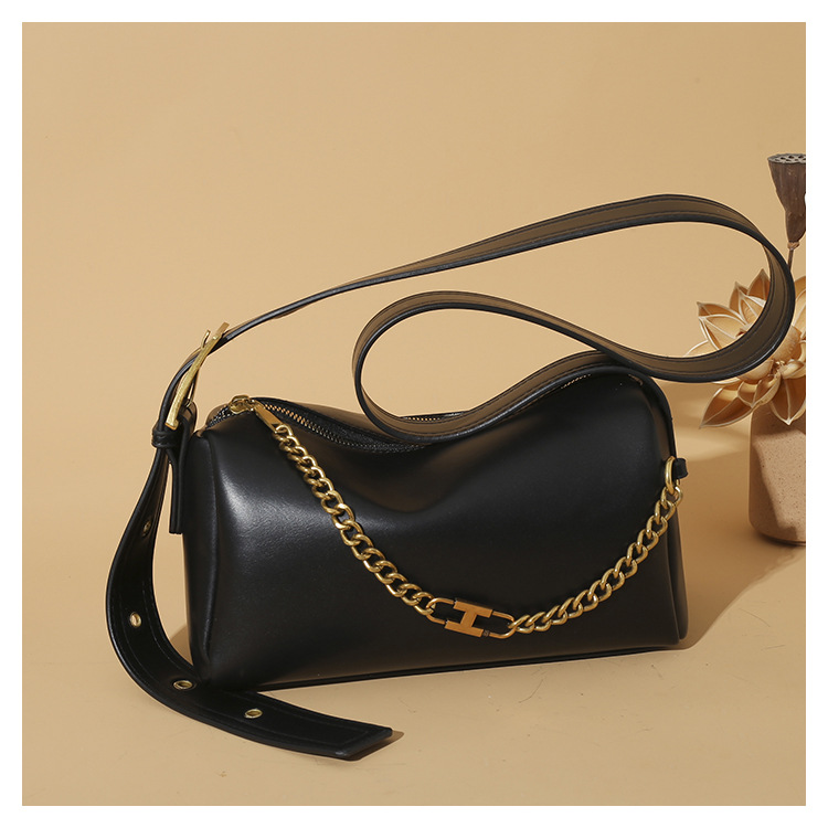 2023 High Sense Special-Interest Design New Women's Bag Cool Drag Girl Retro Shoulder Bag Small Handbag Underarm Bag