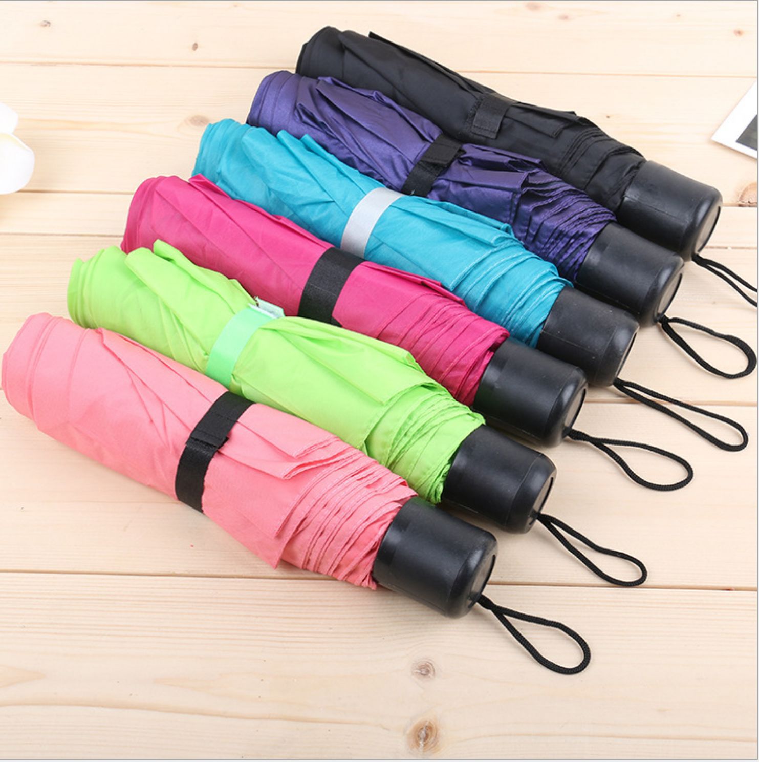 厂家批发短柄三折雨伞便携迷你可折叠伞情侣花色伞特价广告伞批发