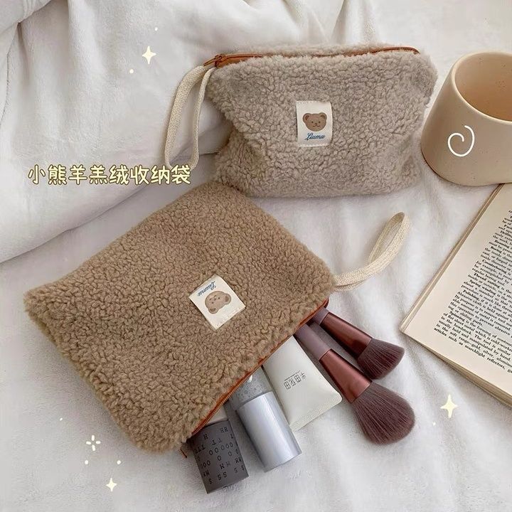 INS Style Portable Plush Cosmetic Bag Large Capacity Online Influencer Cute Bear Icon Travel Cosmetics Storage Bag for Women