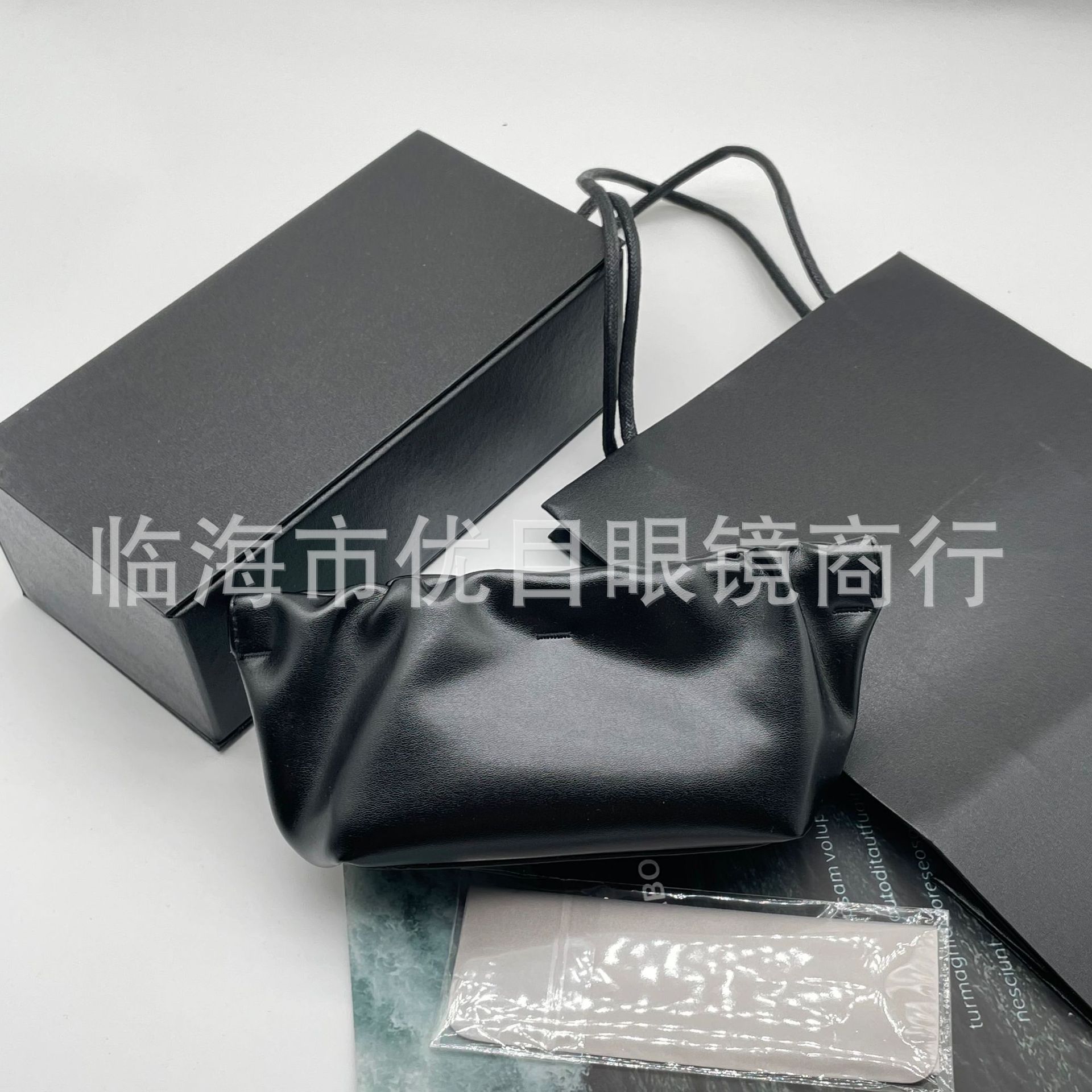 现货批发2021gm眼镜包装盒黑色云朵包白色软包太阳镜盒收纳盒定制