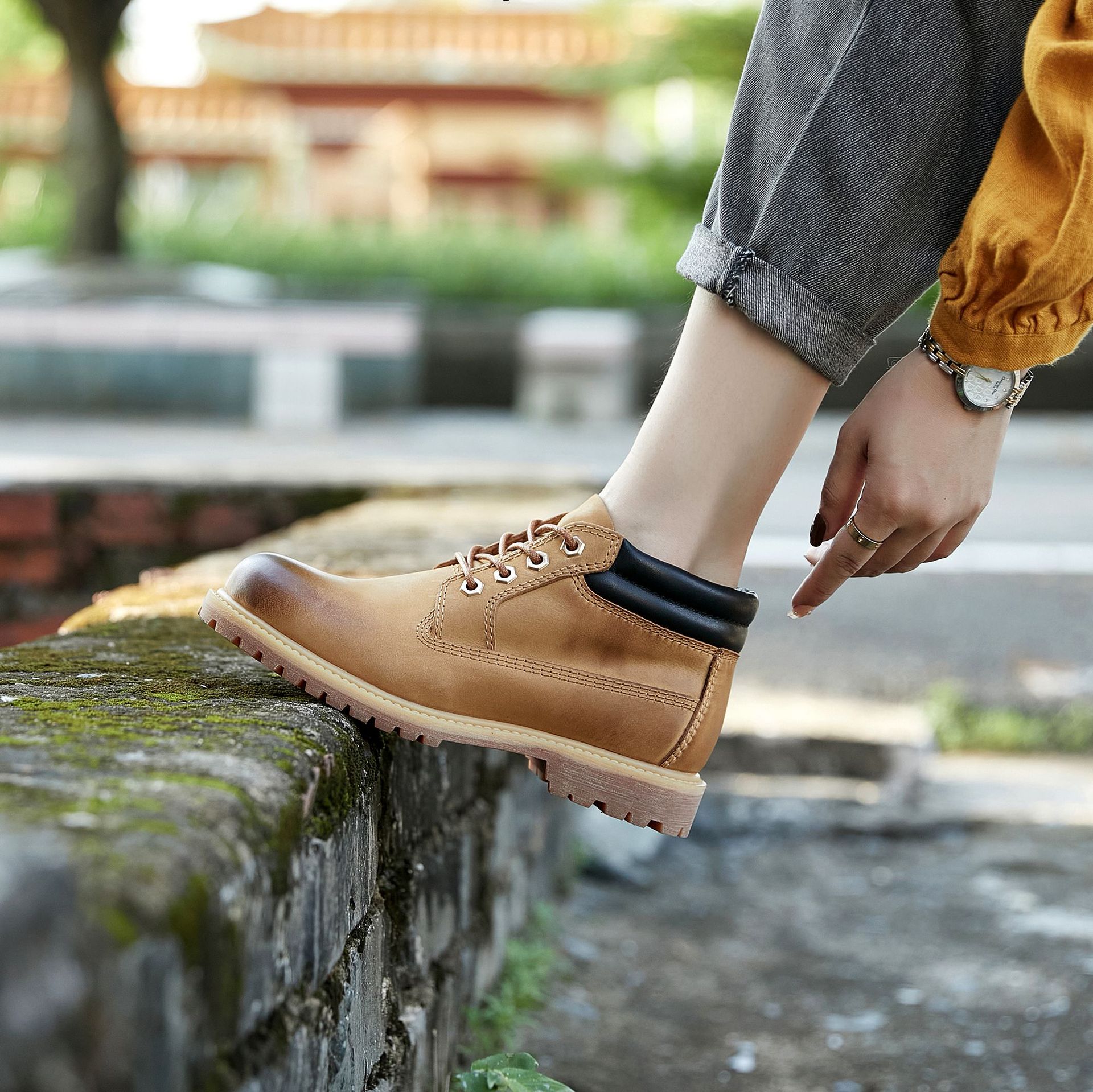 9折】头层牛皮大黄靴时尚热靴低帮马丁靴经典款-阿里巴巴