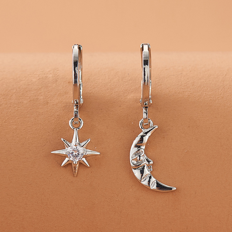 European and American Ins Style Graceful Personality Single Diamond Asymmetric Star Moon All-Match Earring Eardrop Ear Clip