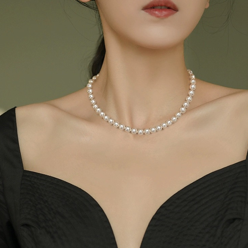 Women's Pearl Necklace 2023 New Popular Light Luxury Small Ocean Temperament Clavicle Chain High Sense Necklace Ornament