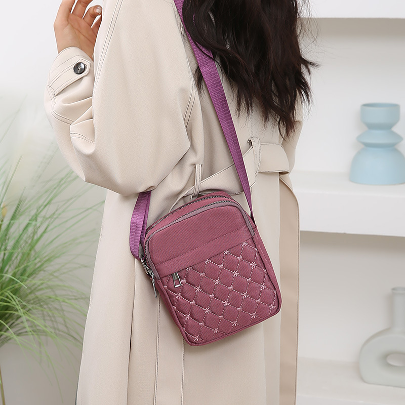 2023 New Shoulder Bag Women's Bag Embroidery Thread Rhombus Crossbody Large Capacity Casual Phone Small Square Bag Change Travel Bag