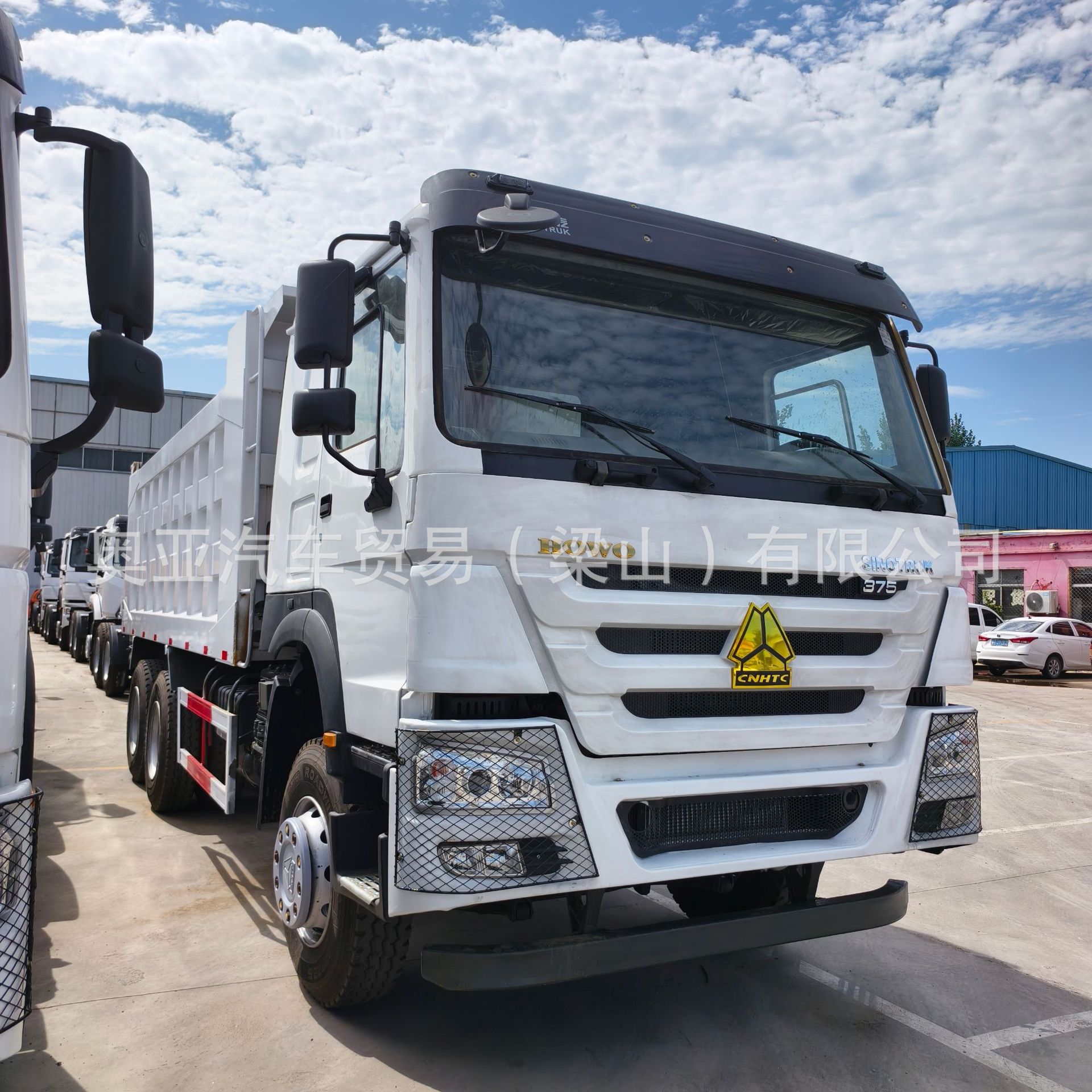 出口 371 马力二手豪沃6x4工程自卸车 10轮矿石 渣土运输自卸车