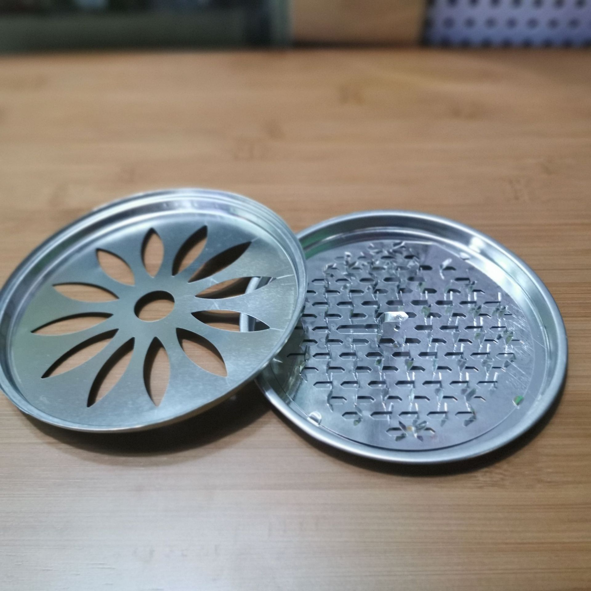 金属蚊香托盘 蚊香盘带盖带锯齿可放置长香不易变形蚊香接灰盘