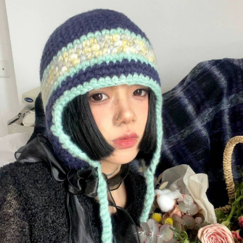出片~小众撞色护耳毛线帽手工粗毛线针织帽女甜美飞行员帽子-阿里巴巴