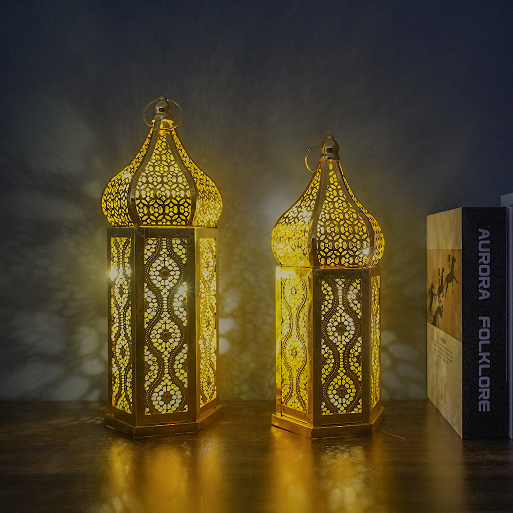 Cross-Border New Arrival Wrought Iron Gold Plated Storm Lantern Hollow Moroccan Lantern Domestic Ornaments Crafts Atmosphere Props