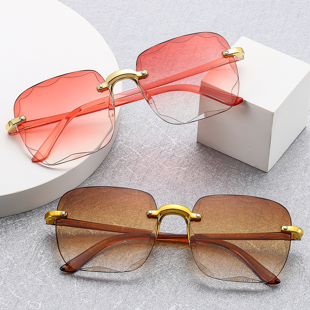 Cross-Border European and American Rimless Square Sunglasses Fashion Trend Trimmed Frameless Sunglasses Women's Street Shooting Catwalk Sunglasses