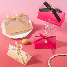 喜糖盒新款三角浮雕渐变结婚喜糖盒子高级婚礼手提糖盒伴手礼盒纸