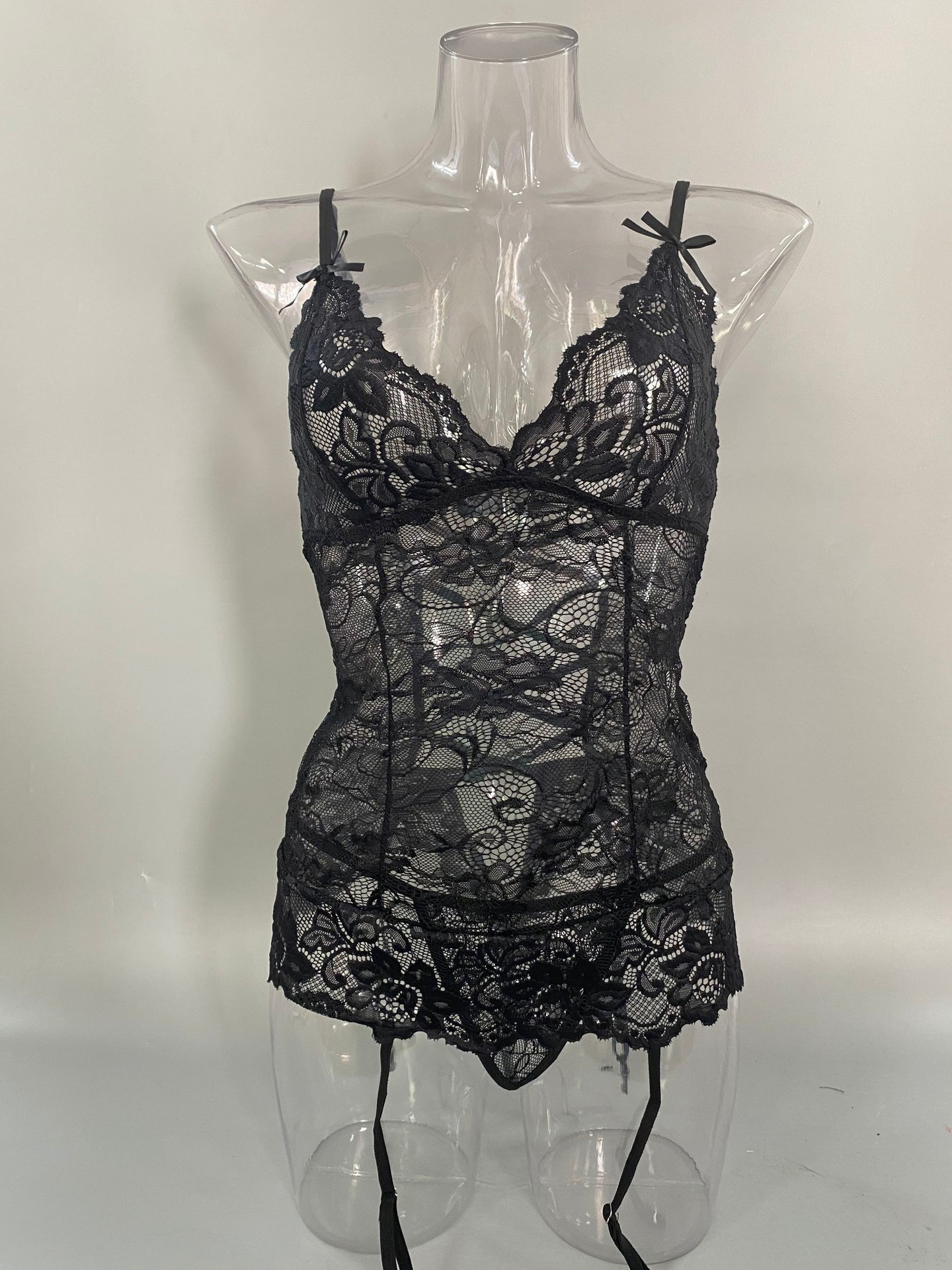 产品实拍/模特着装图产品尺寸参考图场合:这款蕾丝吊袜带内衣套装能够