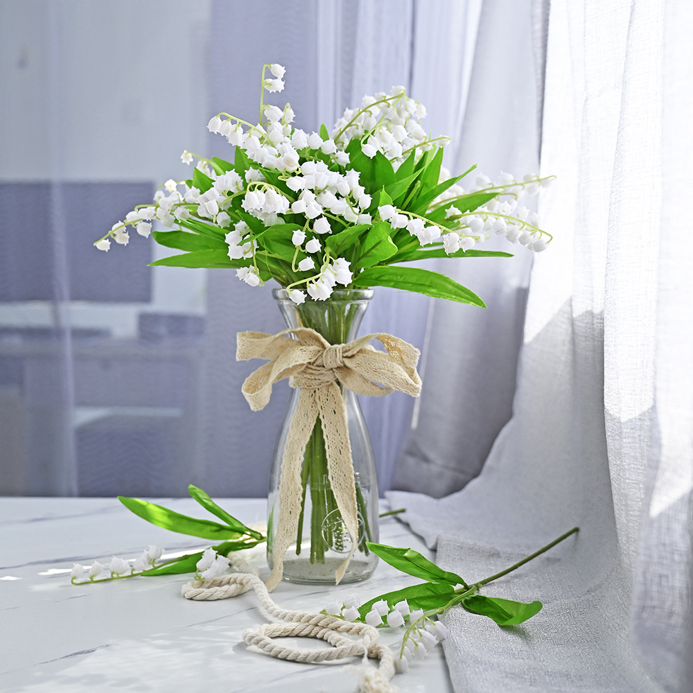 Simulation Handwriting 6 Fork Campanula Lily Fake Flower and Plastic Flower Home Soft Decoration Plant Wall Wedding Photography Props