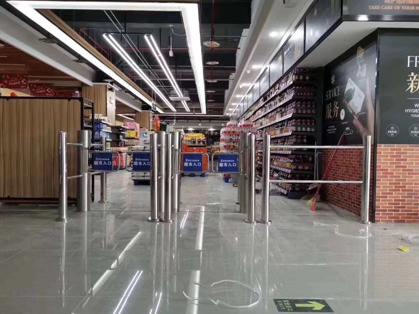 超市入口单向门进出口器出入口闸机导向门人行通道圆柱手动摆闸门