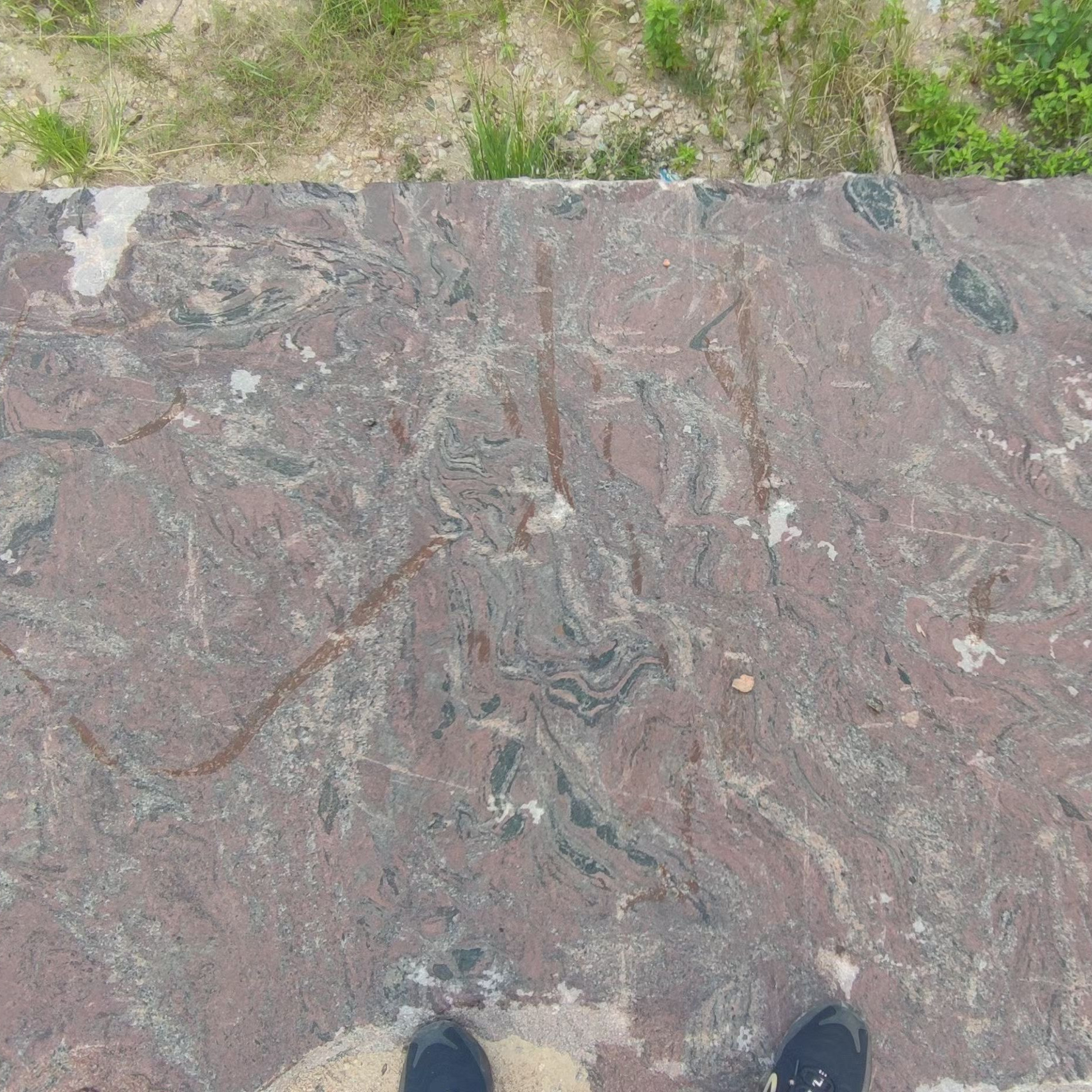 幻彩紫花岗岩厂家直供紫色纹理 光面 户外广场地铺石材 外墙干挂