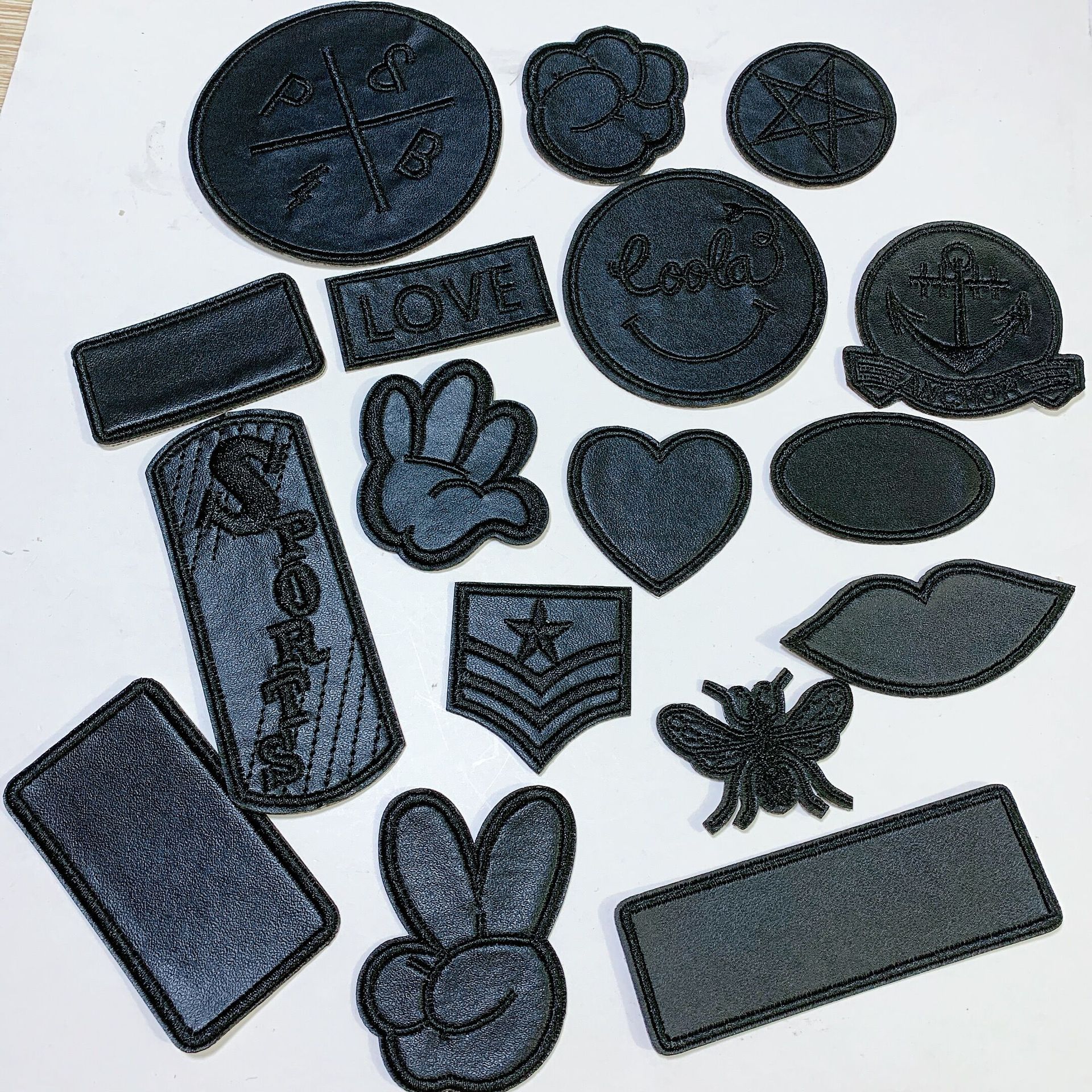 龙翔创意黑色补丁皮革皮标自粘贴 服装辅料皮座皮衣坐垫修补装饰