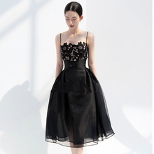 越南小众2022夏新款优雅黑色气质收腰显瘦设计感吊带连衣裙女9938