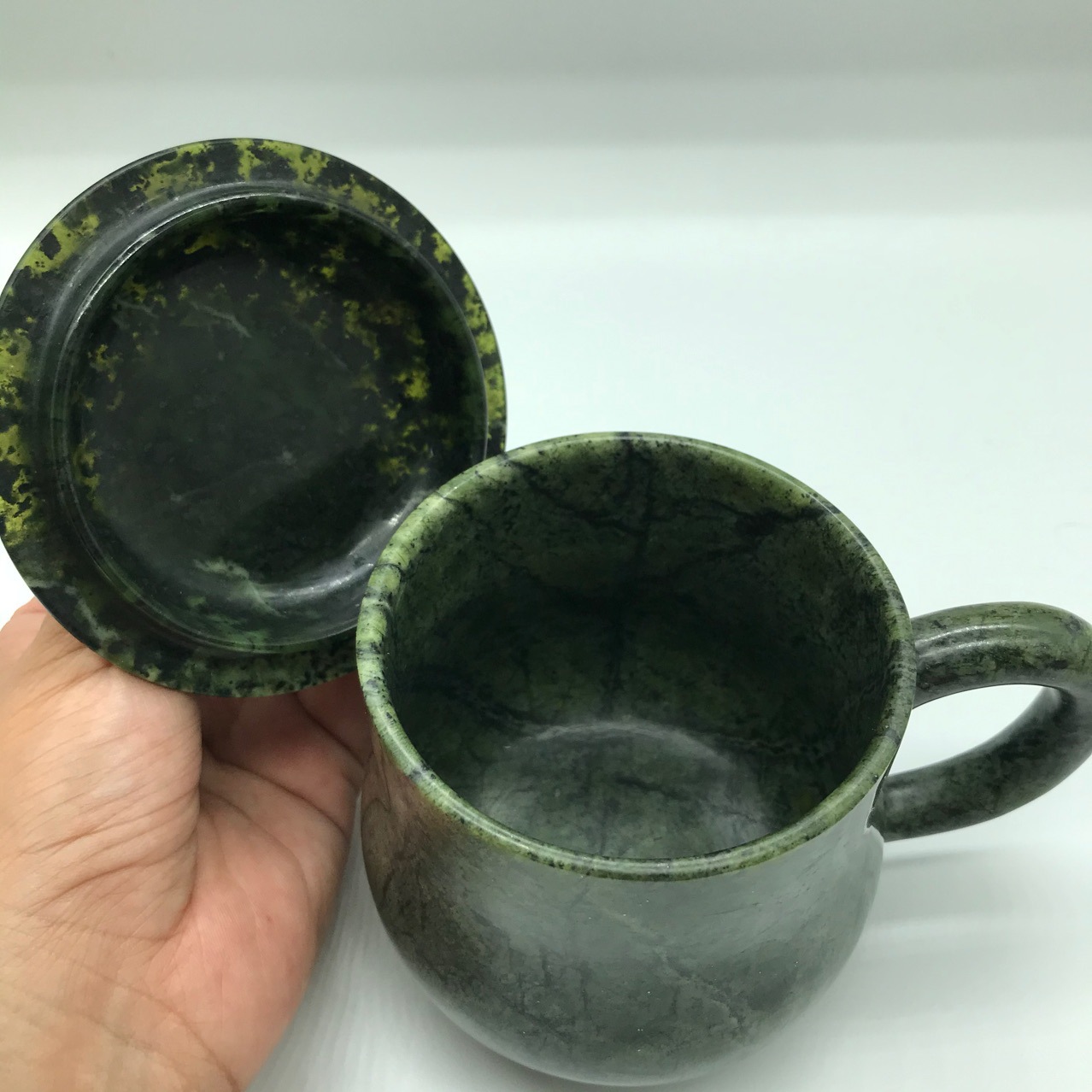 祁连玉蛇纹石玉药王石橄榄绿陨石墨玉藏玉竹节杯夜光杯酒具茶具