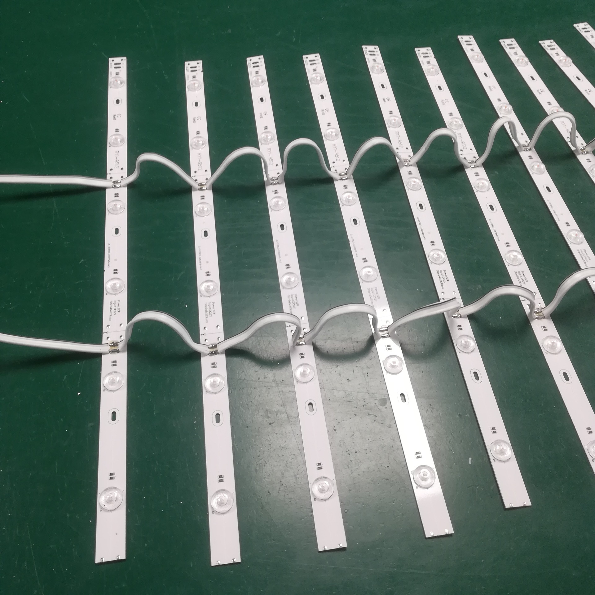 深圳工厂优惠2835漫反射灯条12v低压拉布软膜灯箱卷帘高亮硬灯条