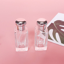 现货供应B056-30ML蘑菇型香水喷雾瓶化妆品分装瓶便携式玻璃空瓶