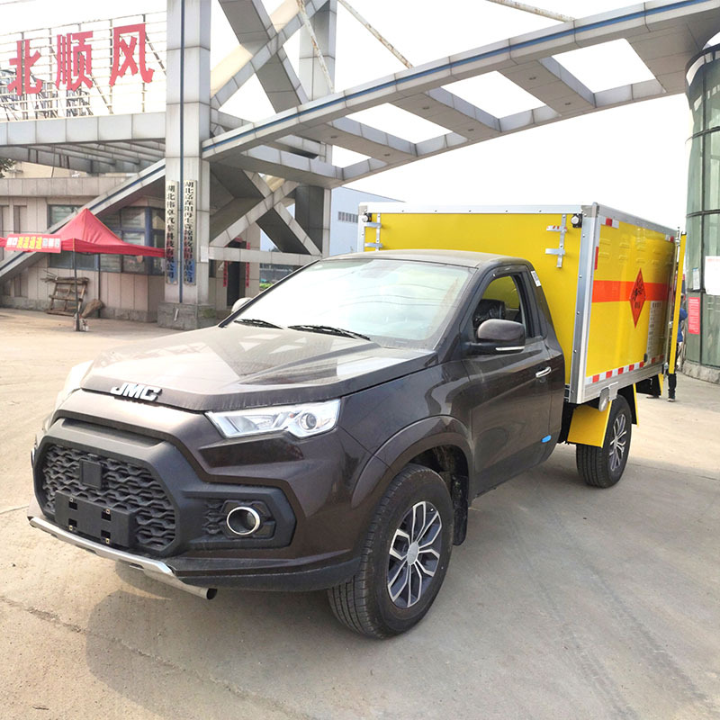 江铃四驱皮卡爆破器材运输车 1类烟花炮竹危险品厢式车炸药爆破车