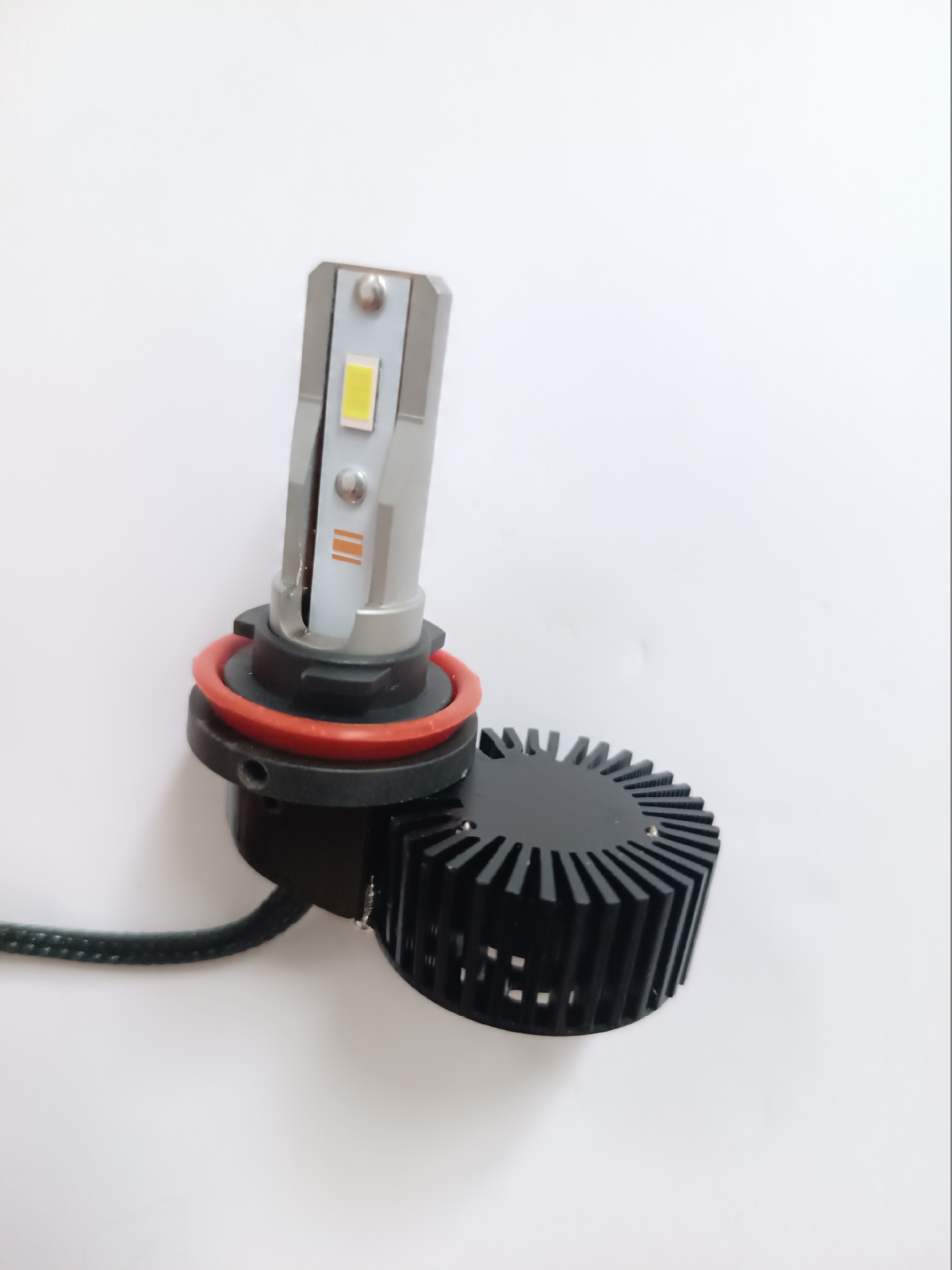 汽车led大功率车灯特殊偏心款h11h1h7 9005 源头货源亚马逊热销款