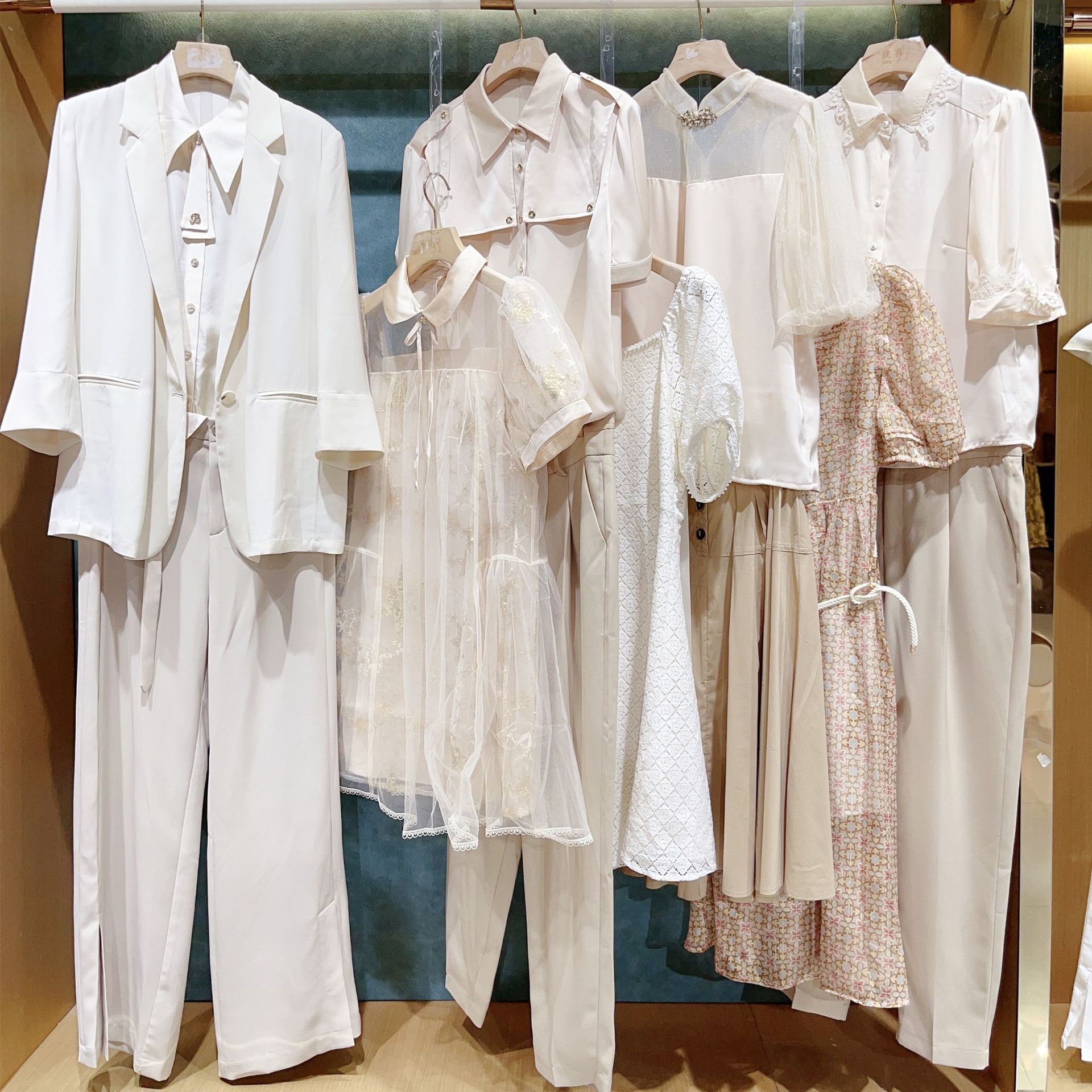 贝茜妮24夏装品牌折扣女装大牌撤柜尾货专柜正品货源走份批发拿货