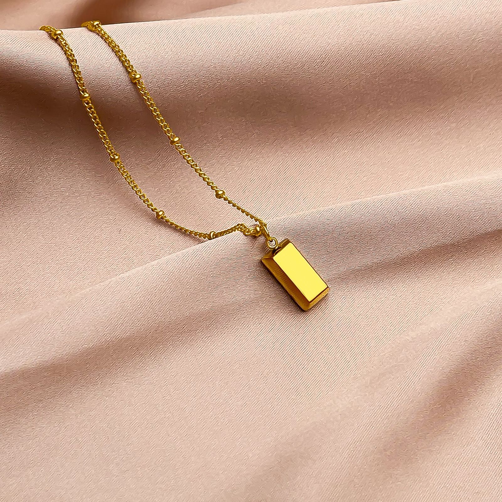 Live Hot Titanium Steel Necklace Gianduja Noisettes Clover Design Clavicle Chain Female Fashion Japanese and Korean Fashion Simple