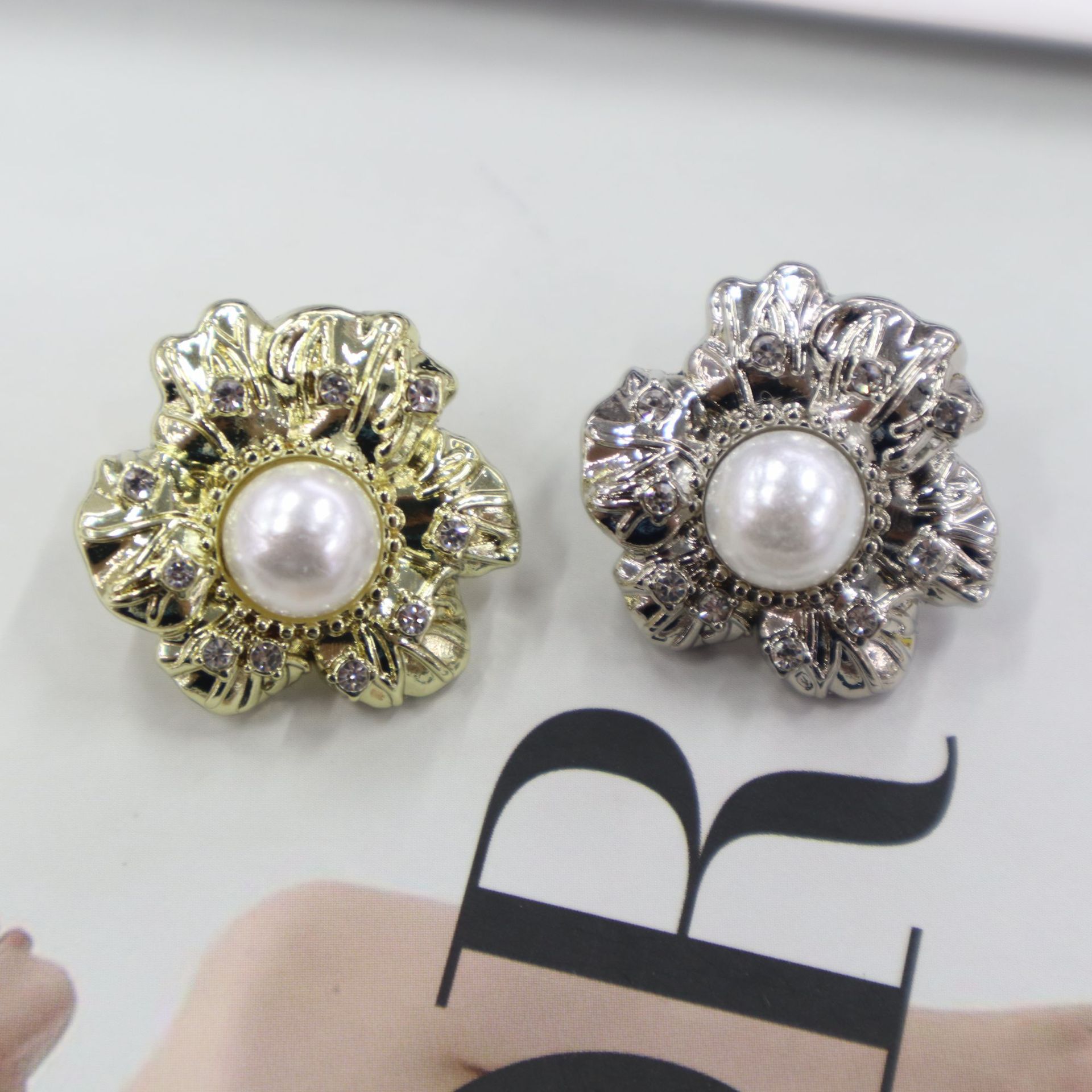 青衿花朵金属纽扣立体花朵形扣子珍珠扣山茶花毛衣扣少女毛呢外套