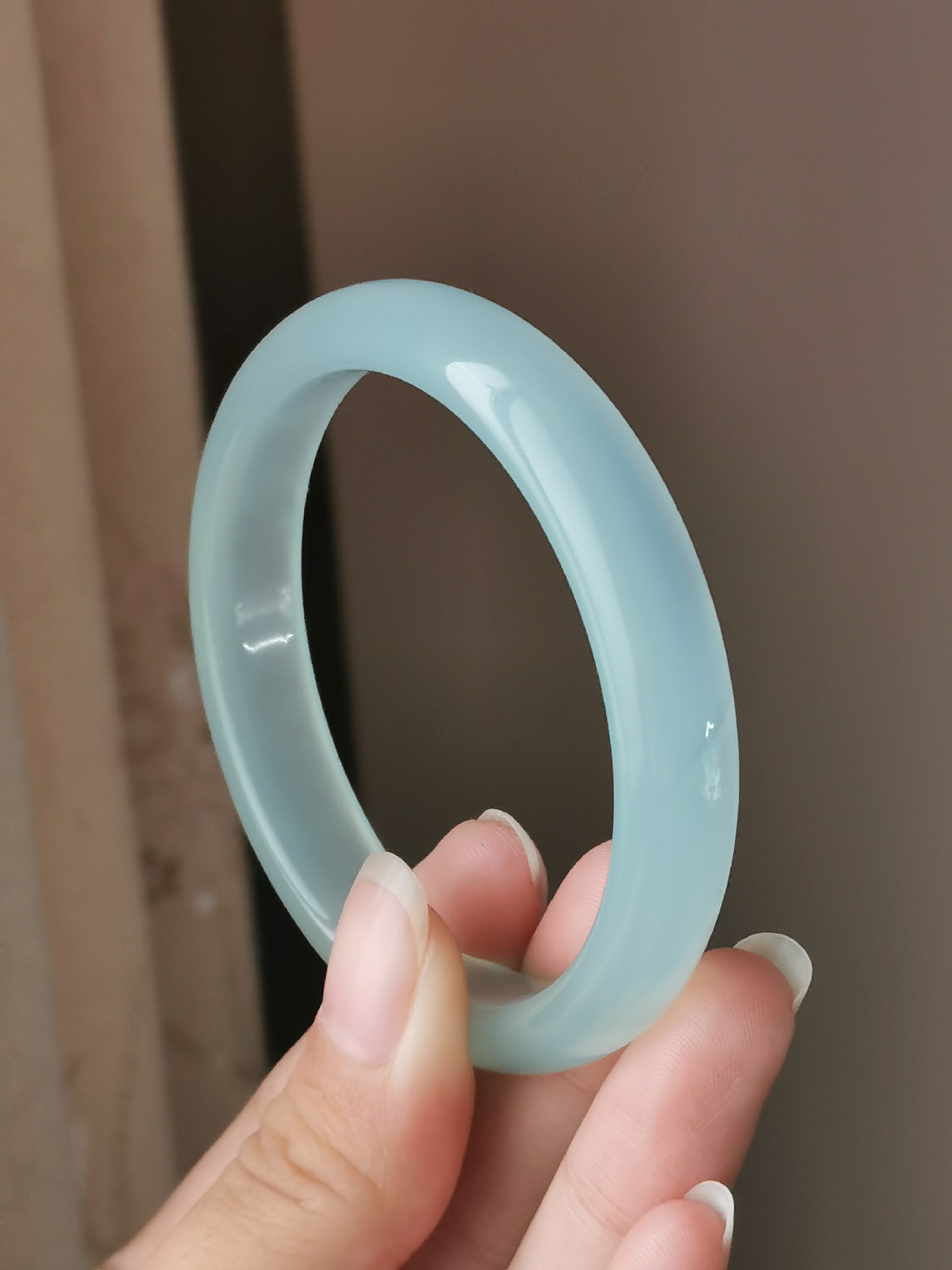 天然湖水绿玉髓手镯女款细条玉镯子玛瑙翡翠手镯清新冰透少女款