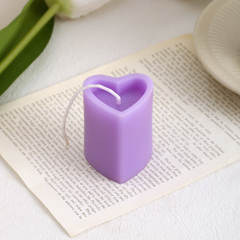 Wholesale Aromatherapy Candle Colored Loving Heart Column Soy Wax Valentine's Day Photography Props Indoor Decoration Hand Gift