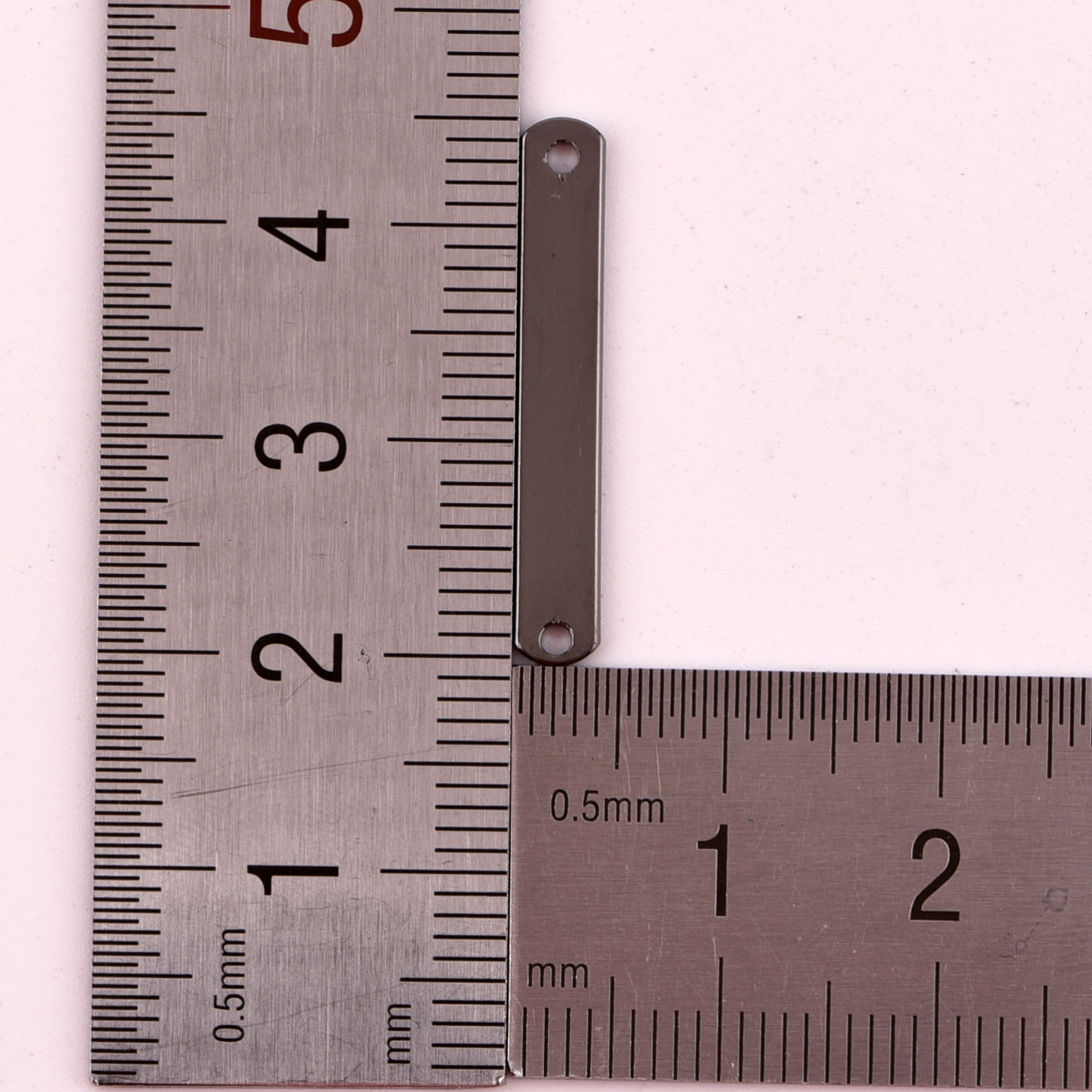 白k,枪黑色,玫瑰金等【产品材质】:黄铜【尺寸大小】:长25mm,宽4mm,厚