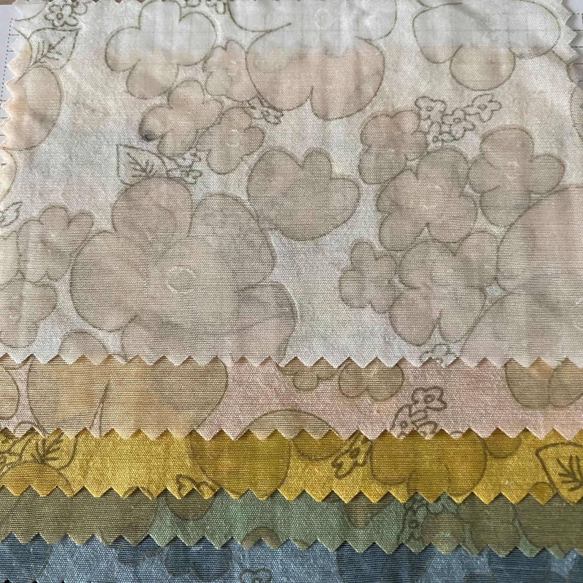 涤棉梭织平纹烂花烧花时装印花混纺面料春夏女装胶印花朵描边面料