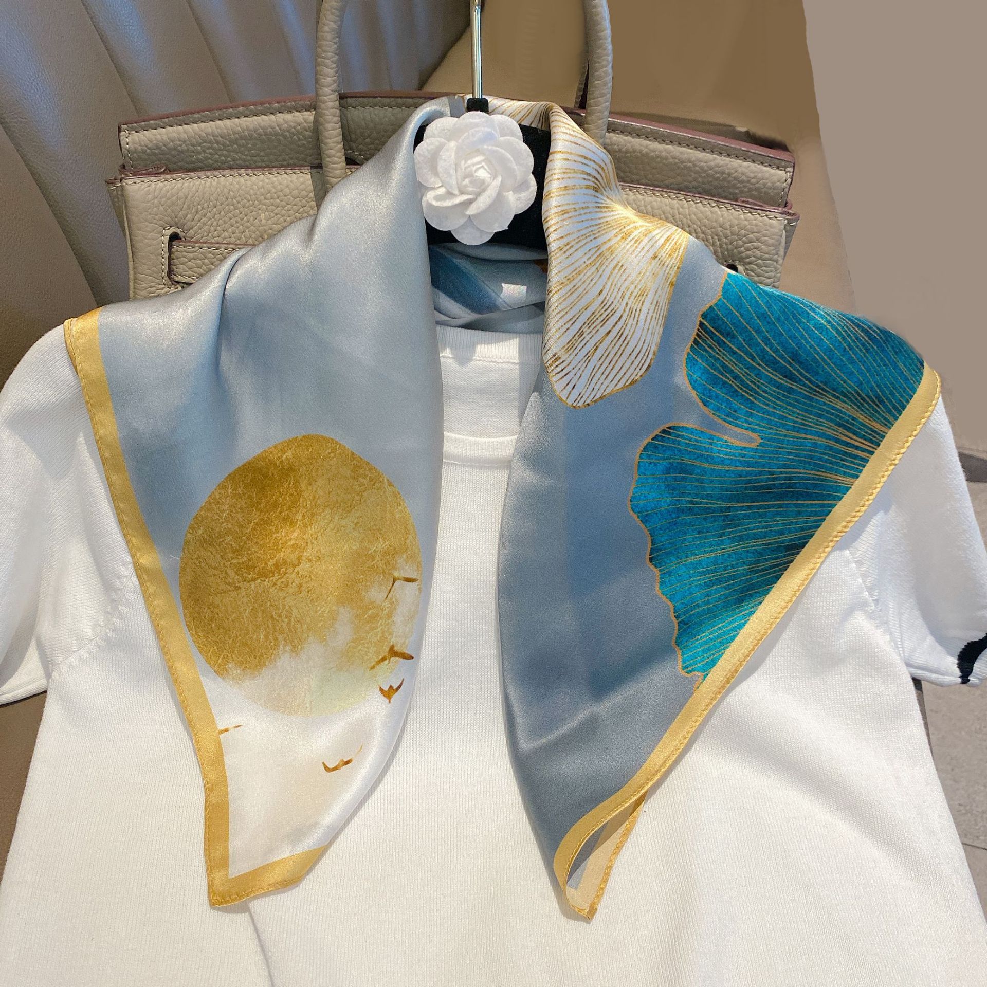 新款气质优雅53cm桑蚕丝小方巾白桦林杭州丝绸真丝装饰围巾小领巾