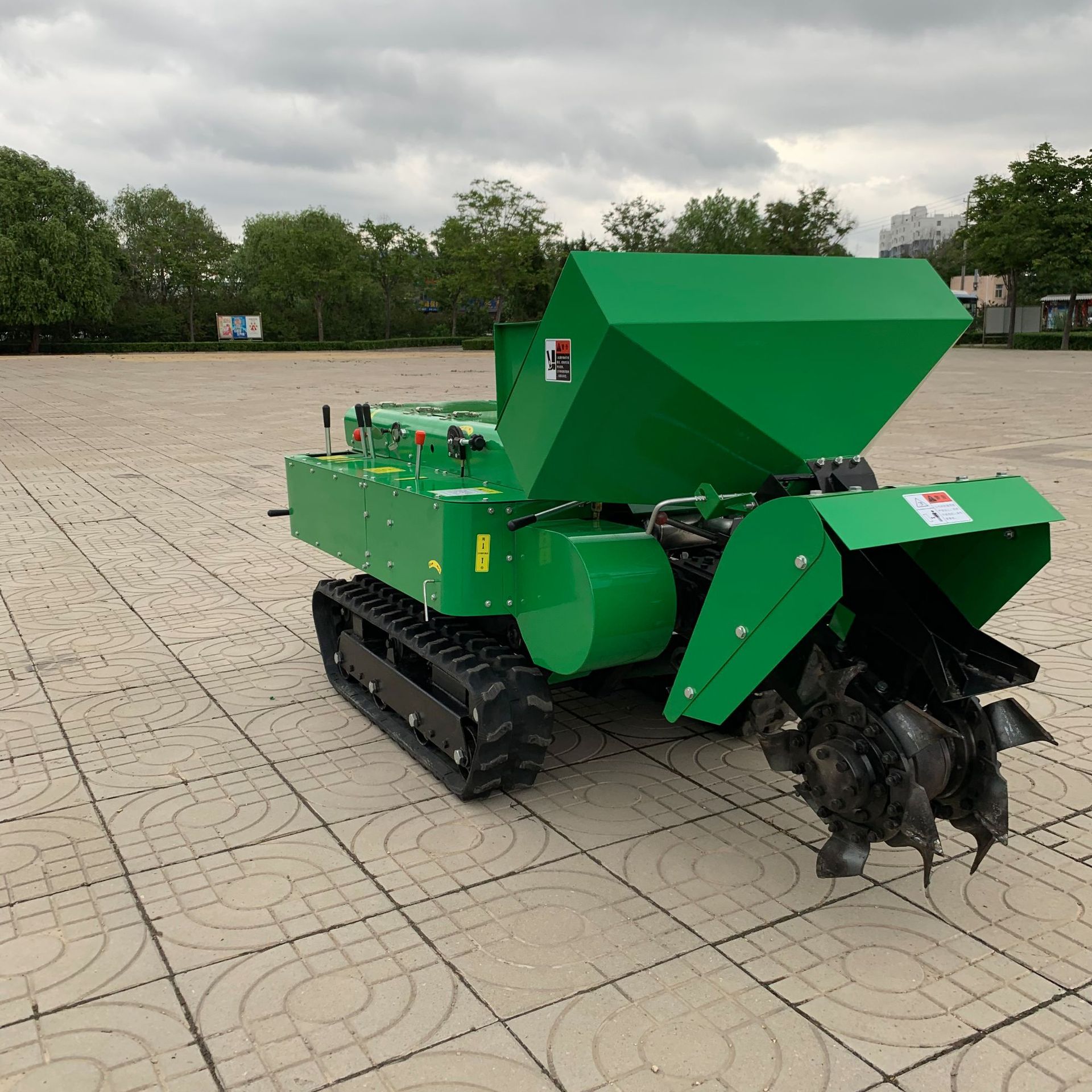 山东济宁小型开沟施肥松土机 葡萄园专用旋耕机 新型自走式回填机