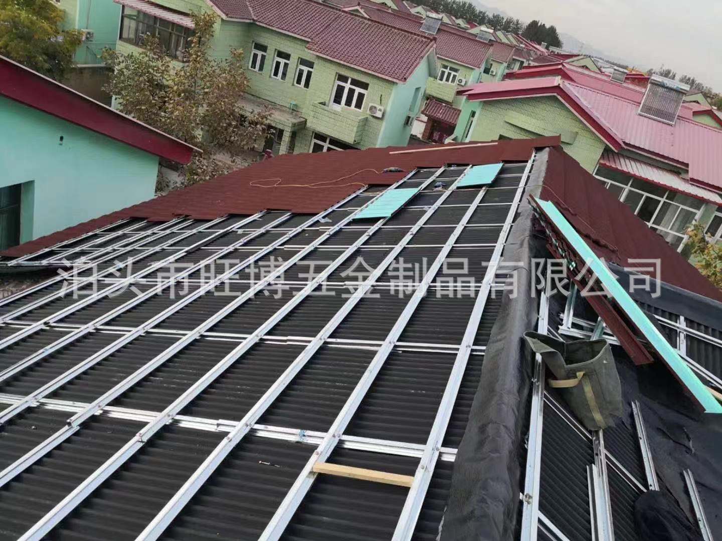 屋面挂瓦条 金属挂瓦条成品 镀铝锌钢顺水条挂瓦条 调平支架