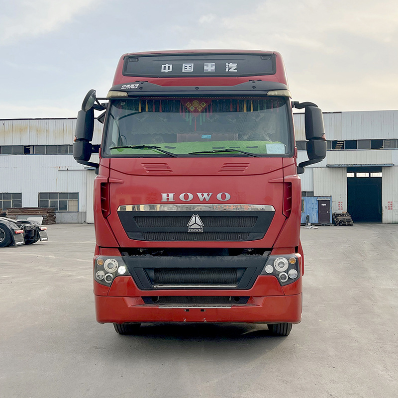 二手豪沃t7cng牵引车 420马力天然气拖车头 10轮集装箱半挂卡车头