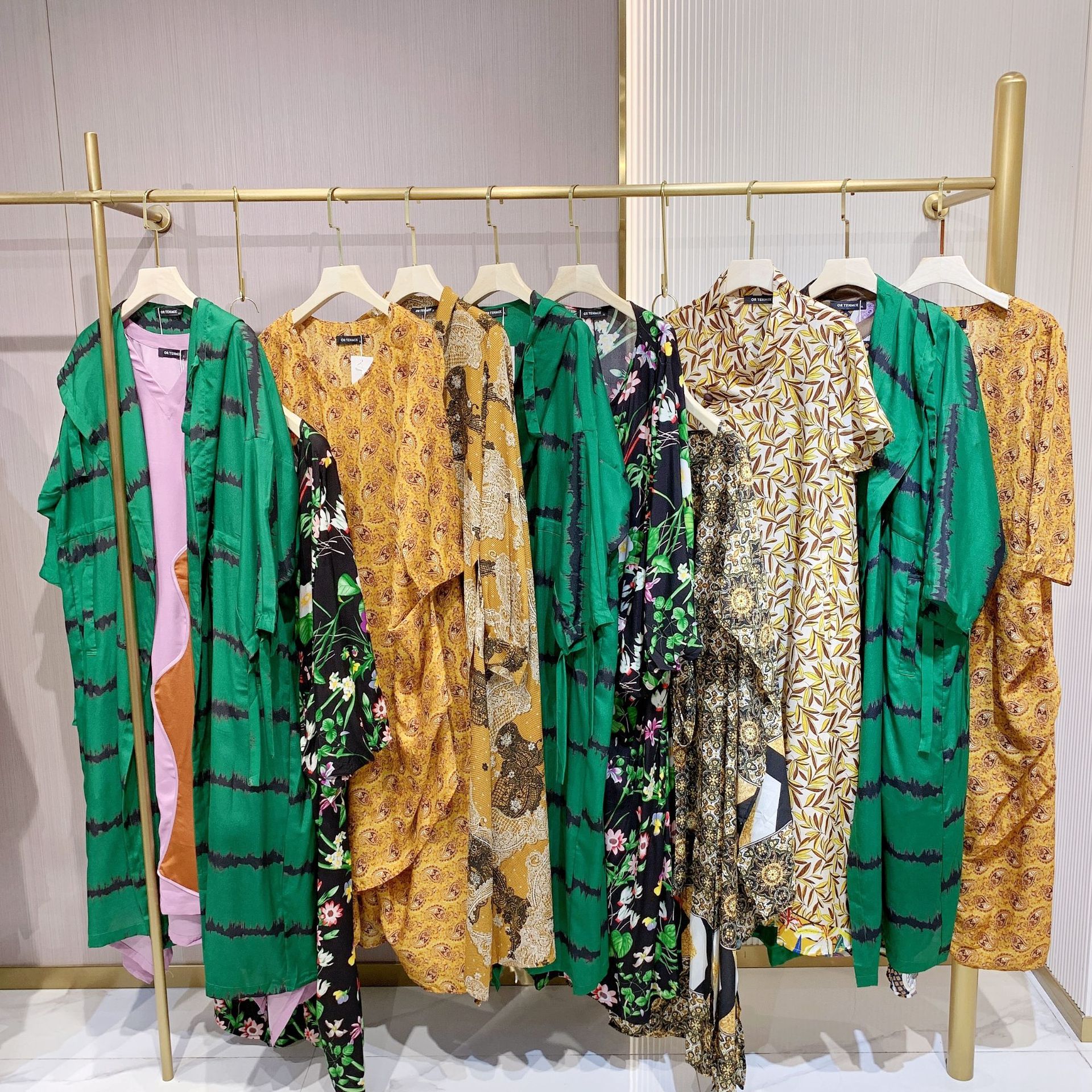 【清静语】2022春装连衣裙品牌女装批发 折扣店专柜尾货女装清仓