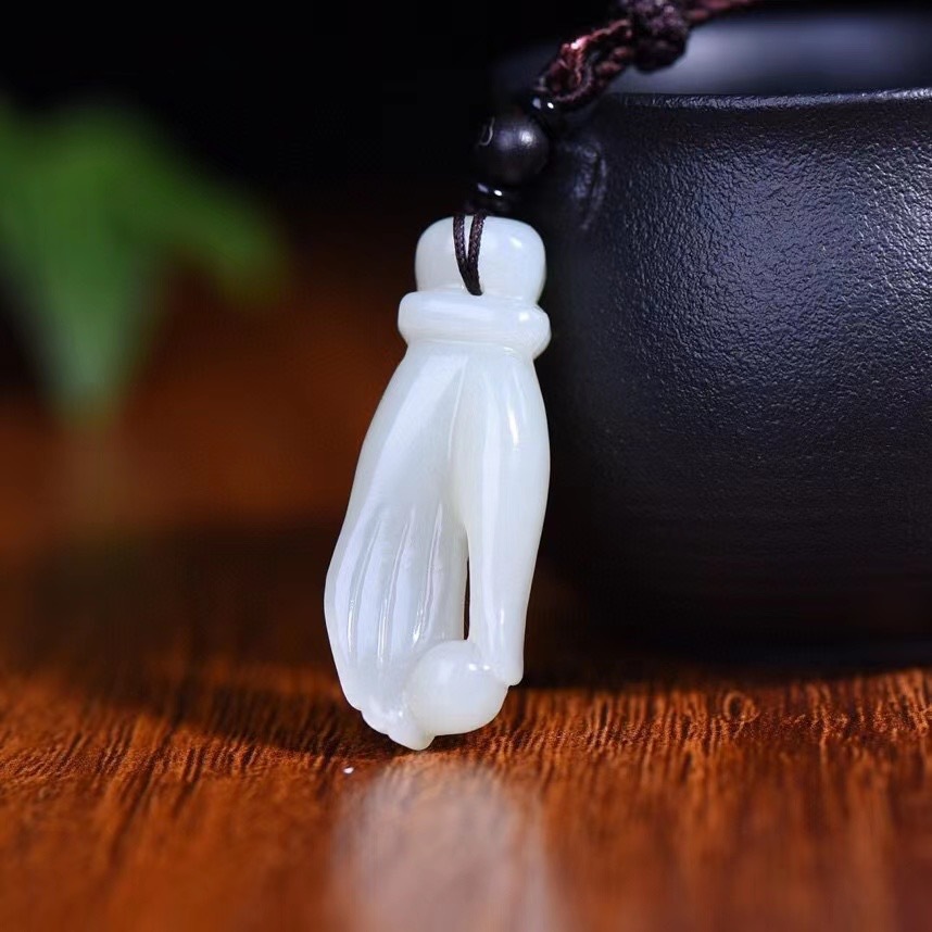 天然和田玉佛手吊坠新疆白玉掌上明珠挂件男女款玉坠送证书