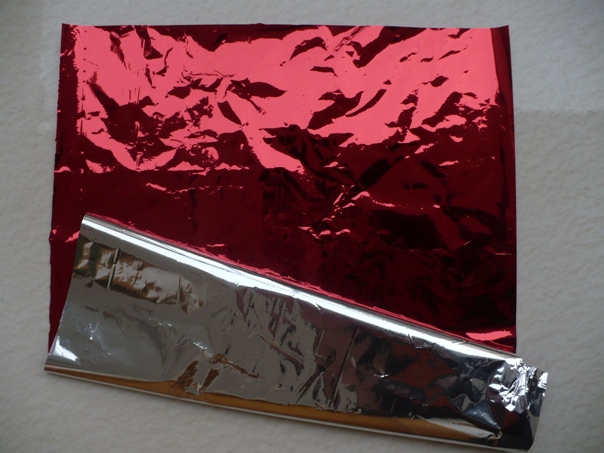 正面红色背面银色铝箔膜真空蒸膜高温银亮膜圣诞礼品镀金混彩亮膜