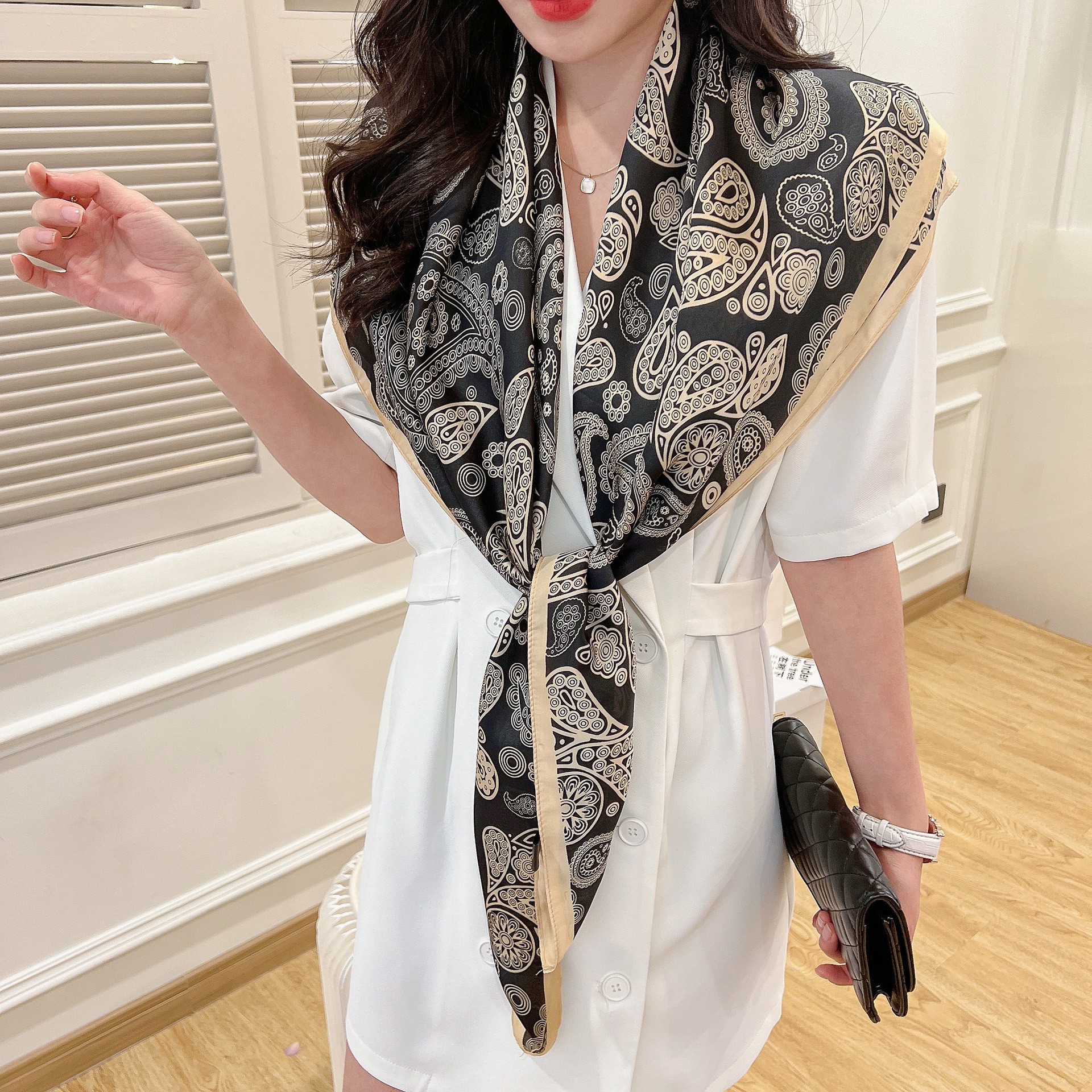 简约方巾110丝巾女仿真丝时尚百搭韩版黑金腰果春秋披肩护颈围巾